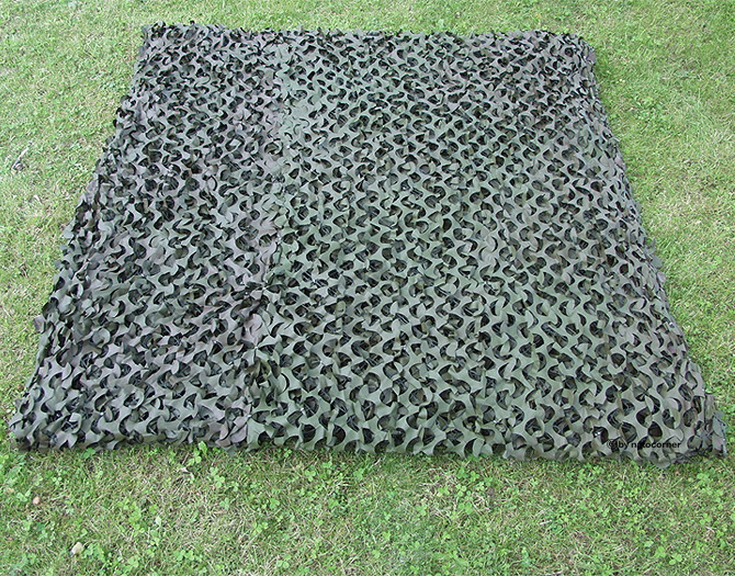 Tarnnetze von natocorner bestehend aus Blätternetz und Trägernetz
